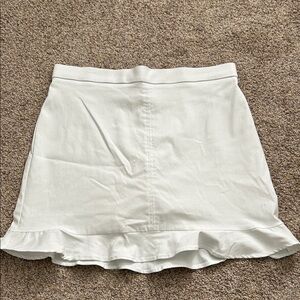 Counterparts White Skort with Ruffle Hem Sz: L